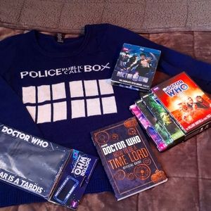 Doctor Who Fan Bundle Sweater Dvd BluRay Book License Plate